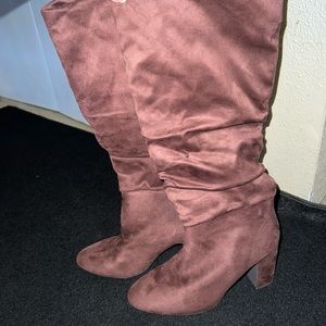 Brown boots size 8